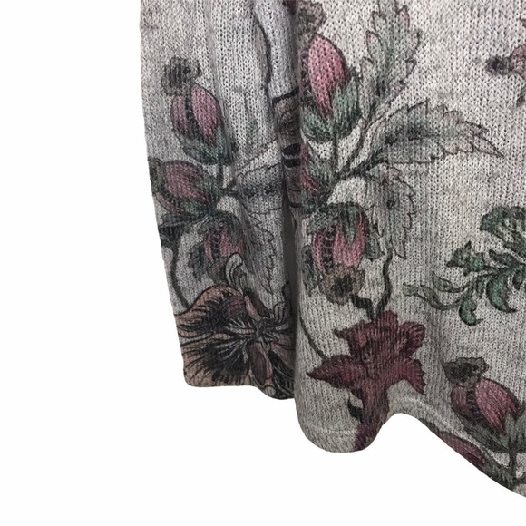 Moa Moa Gray Floral Asymmetrical Hem Knit Sweater - Picture 5 of 6